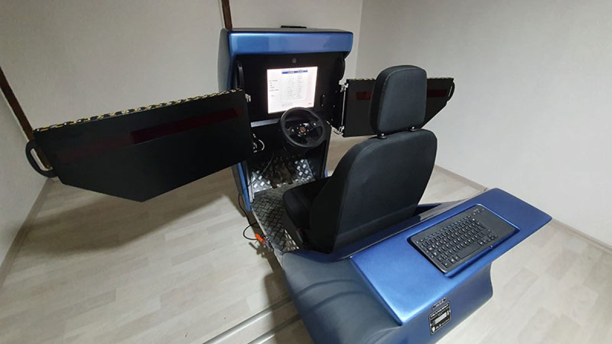 Psikoteknik Değerlendirme, ticari araç sürücülerinin zihinsel, psikolojik ve psikomotor yeteneklerinin ölçülmesi amacıyla yapılan, yasal olarak zorunlu bir değerlendirme sürecidir. Bu uygulama; sürücülerin dikkat, algı, refleks, muhakeme, karar verme ve stres altında doğru tepki verebilme gibi yetkinliklerini bilimsel testler ve simülasyonlar aracılığıyla ölçmeyi hedefler.